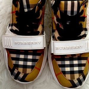 Authentic Women’s Burberry Sneaker Size 38 1/2